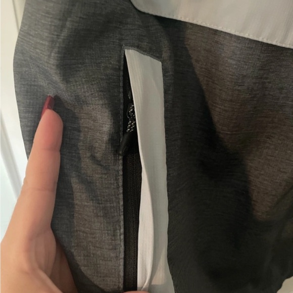 Rip Curl Hoodie Style Windbreaker - Picture 5 of 8